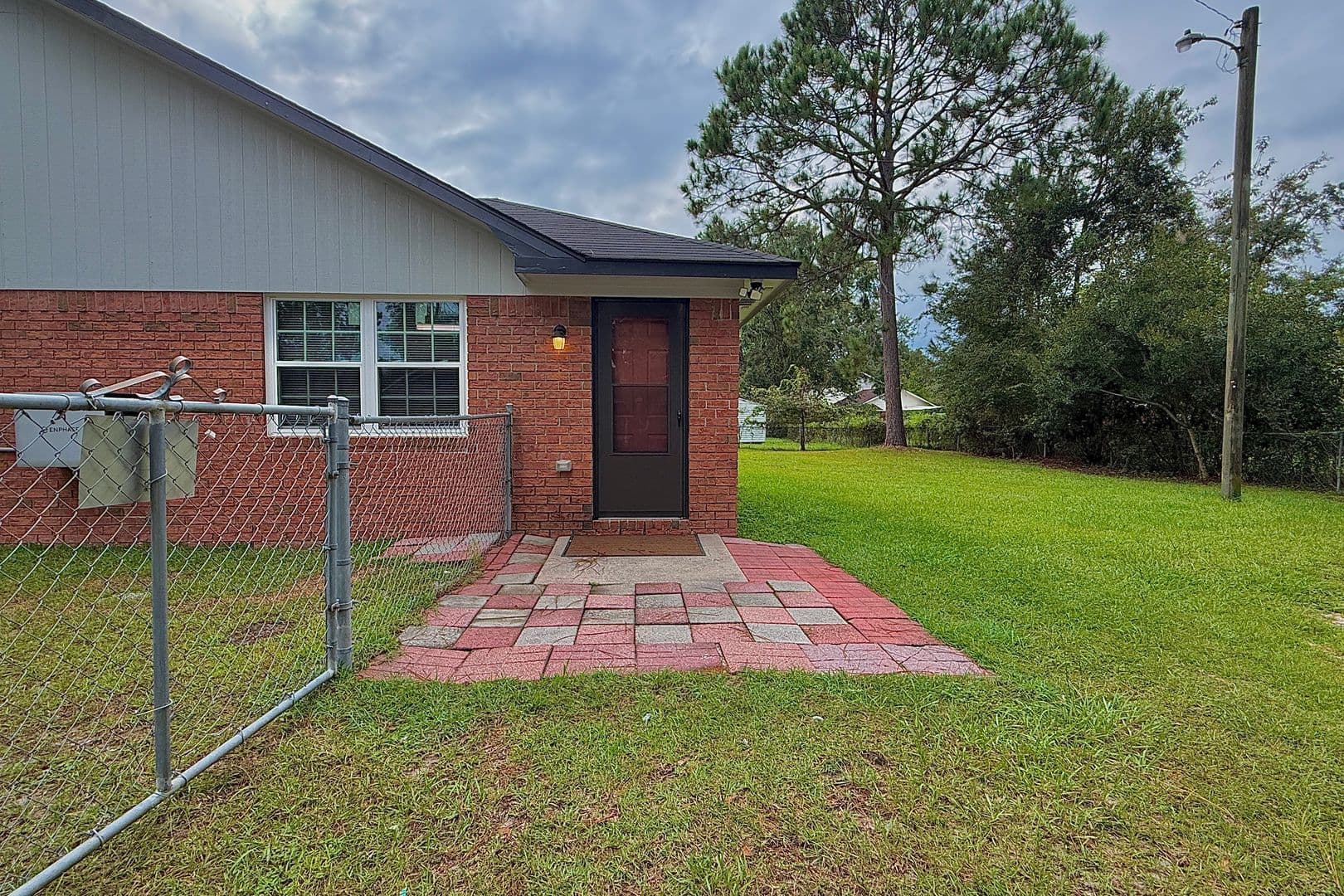 Allenhurst House: 61 Gregory Ct