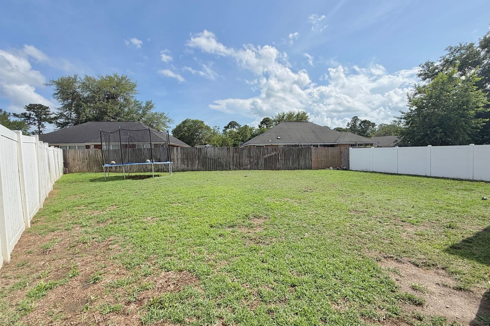 Hinesville House: 615 Amhearst Row