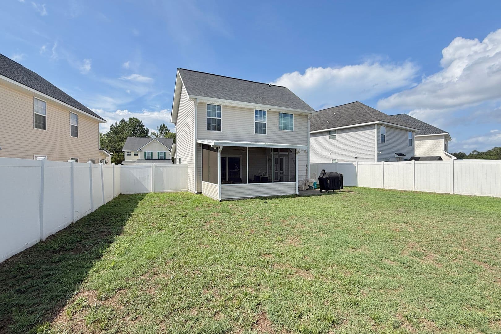 Hinesville House: 615 Amhearst Row