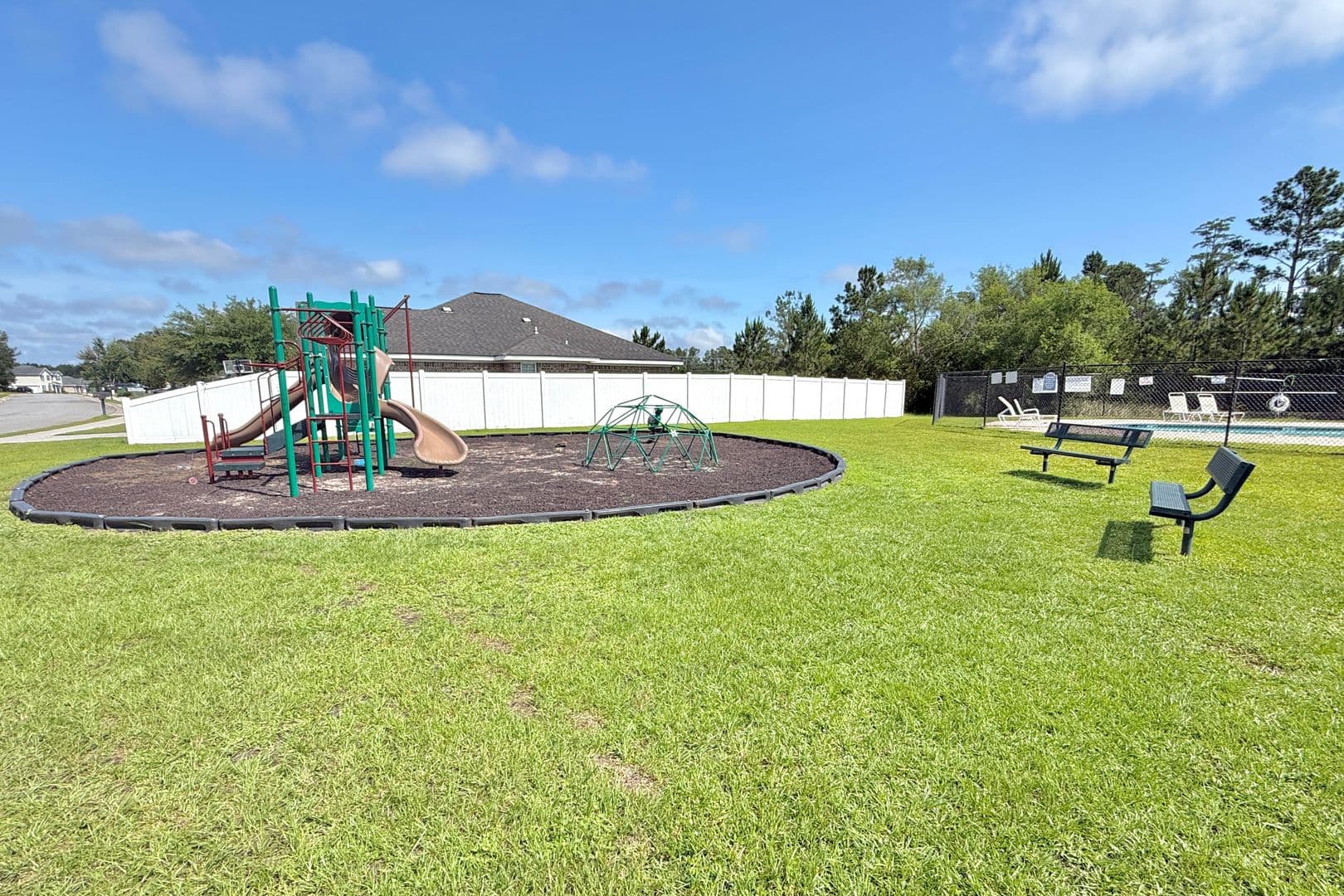 Hinesville House: 615 Amhearst Row