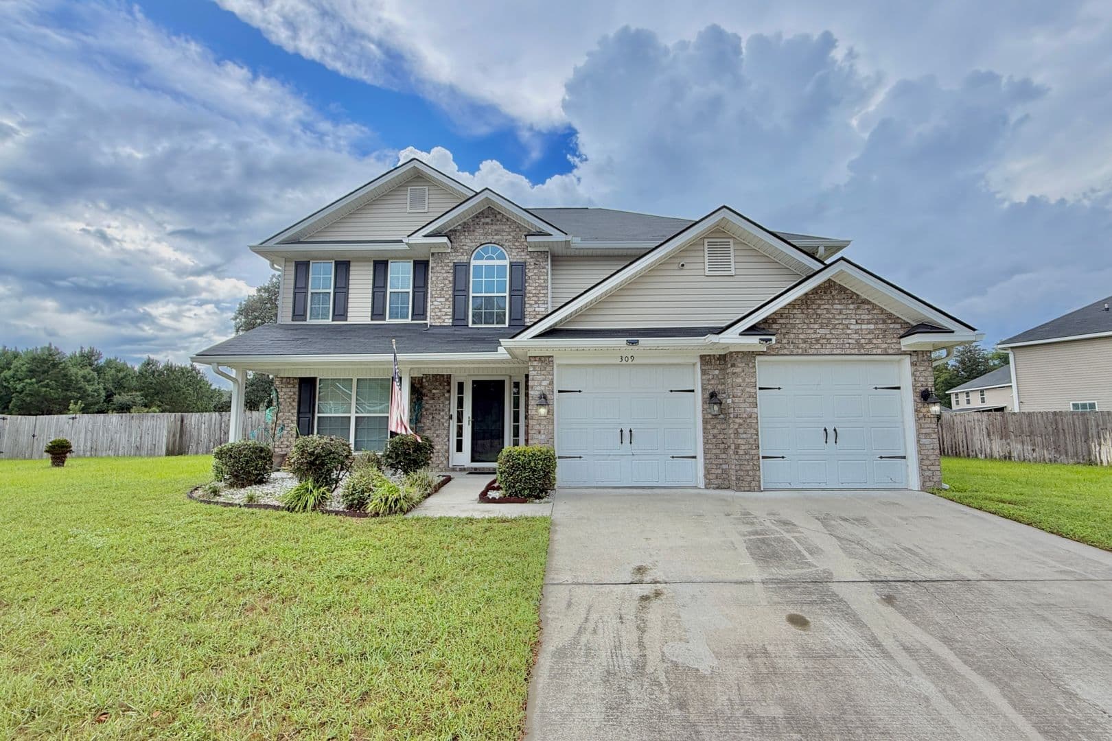 Allenhurst House: 309 Nashview Trl