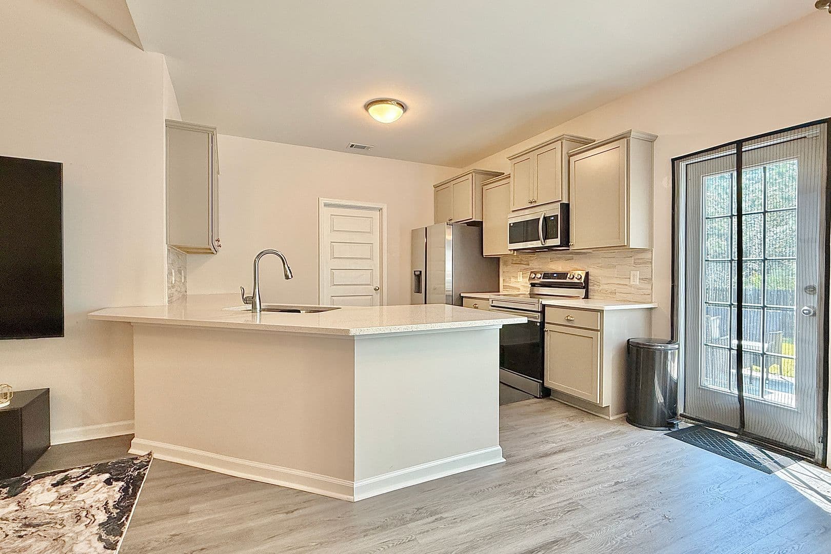 Hinesville House: 30 Renwick Loop