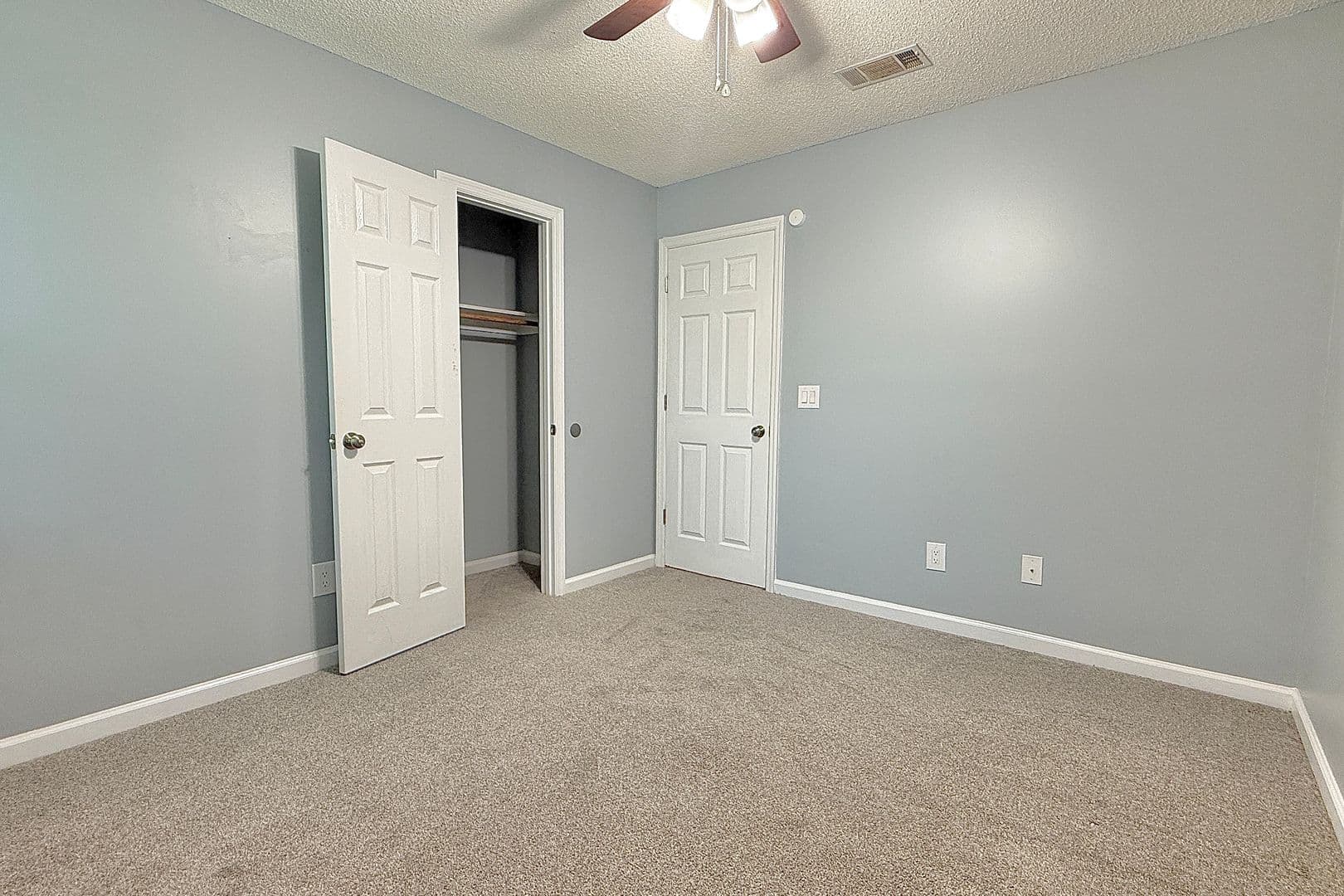 Allenhurst House: 61 Gregory Ct