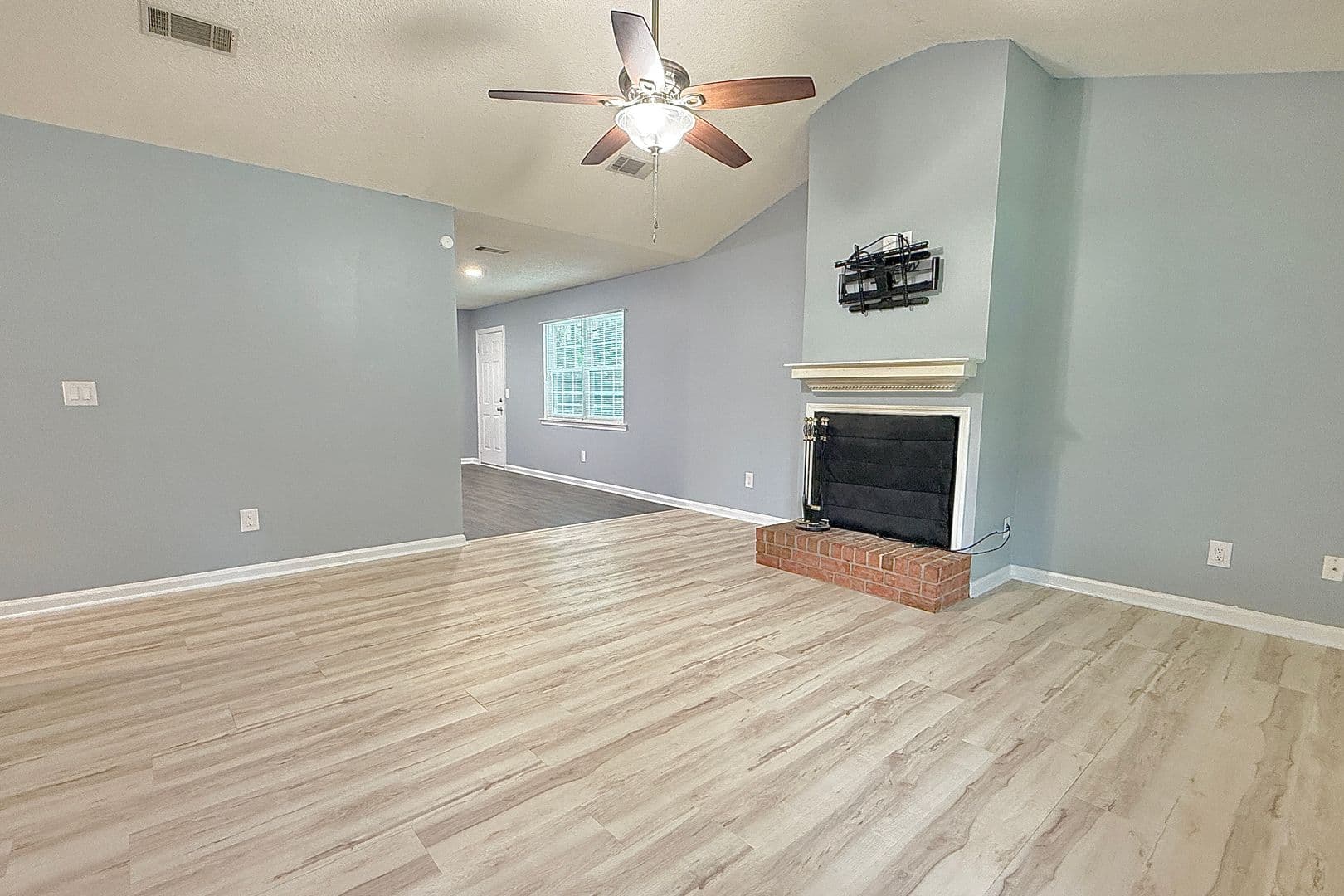 Allenhurst House: 61 Gregory Ct