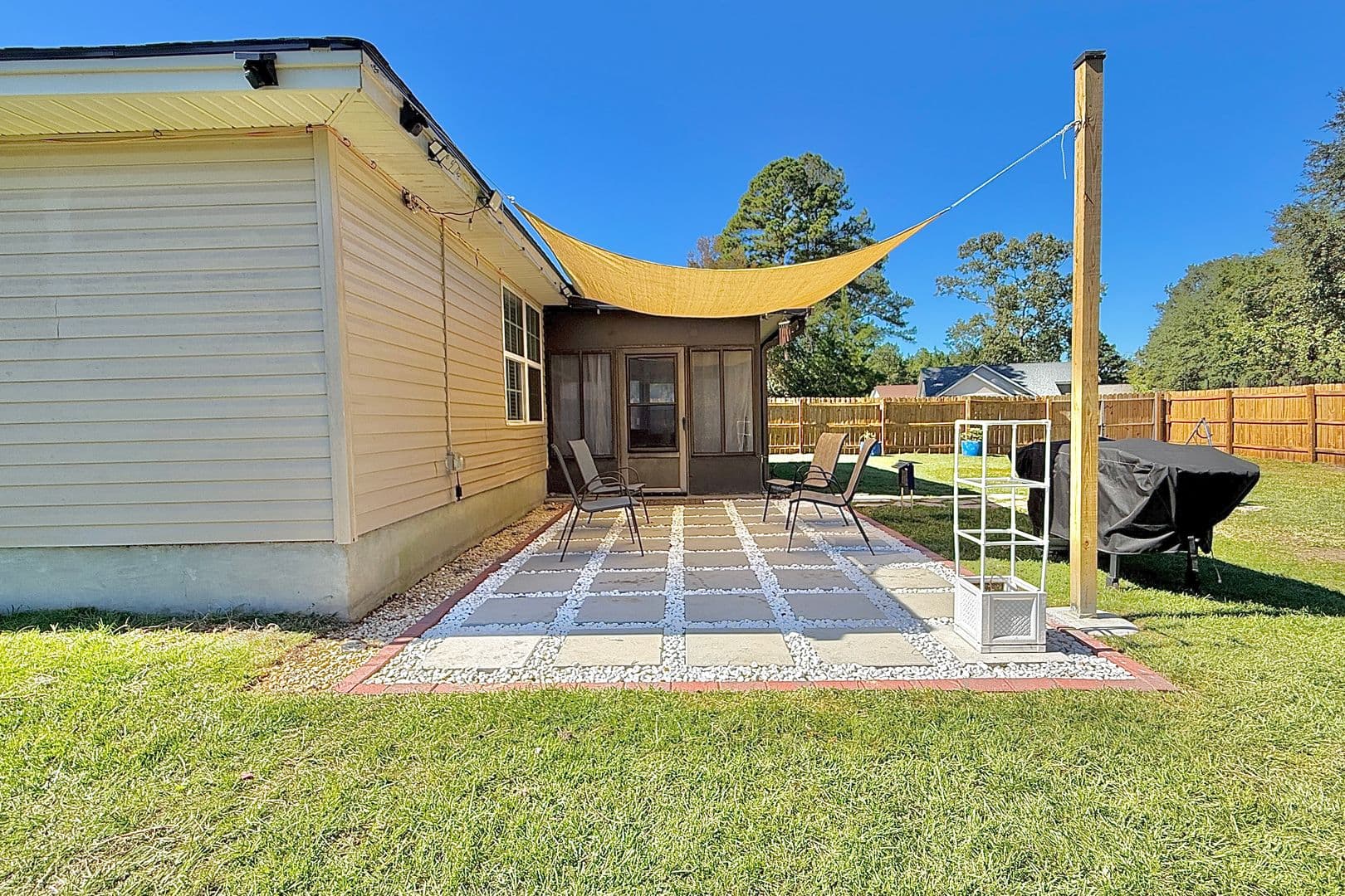 Midway House: 193 River Bend Dr