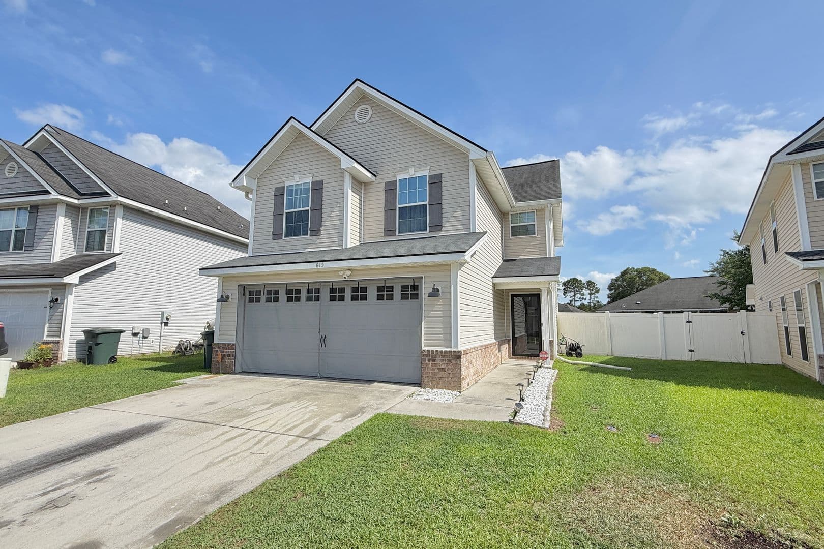 Hinesville House: 615 Amhearst Row