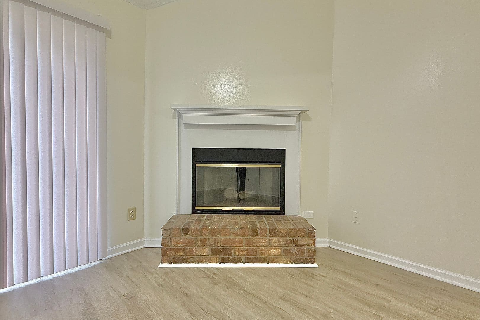 Hinesville House: 979 Shady Ln