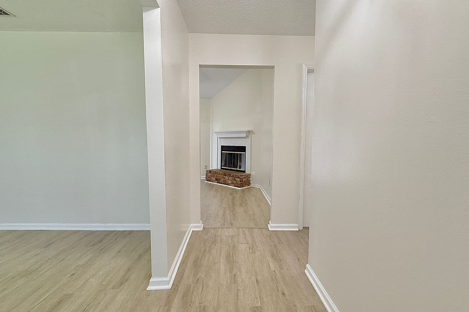 Hinesville House: 979 Shady Ln