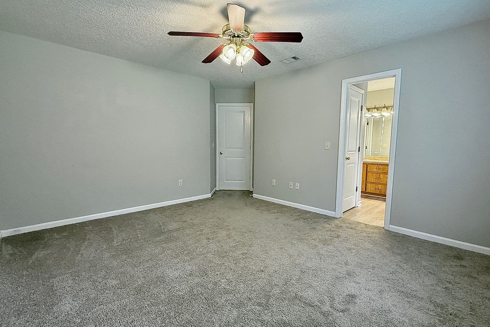 Hinesville House: 12 Idus Lane