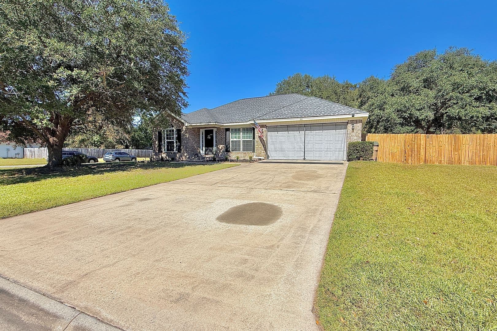 Midway House: 193 River Bend Dr