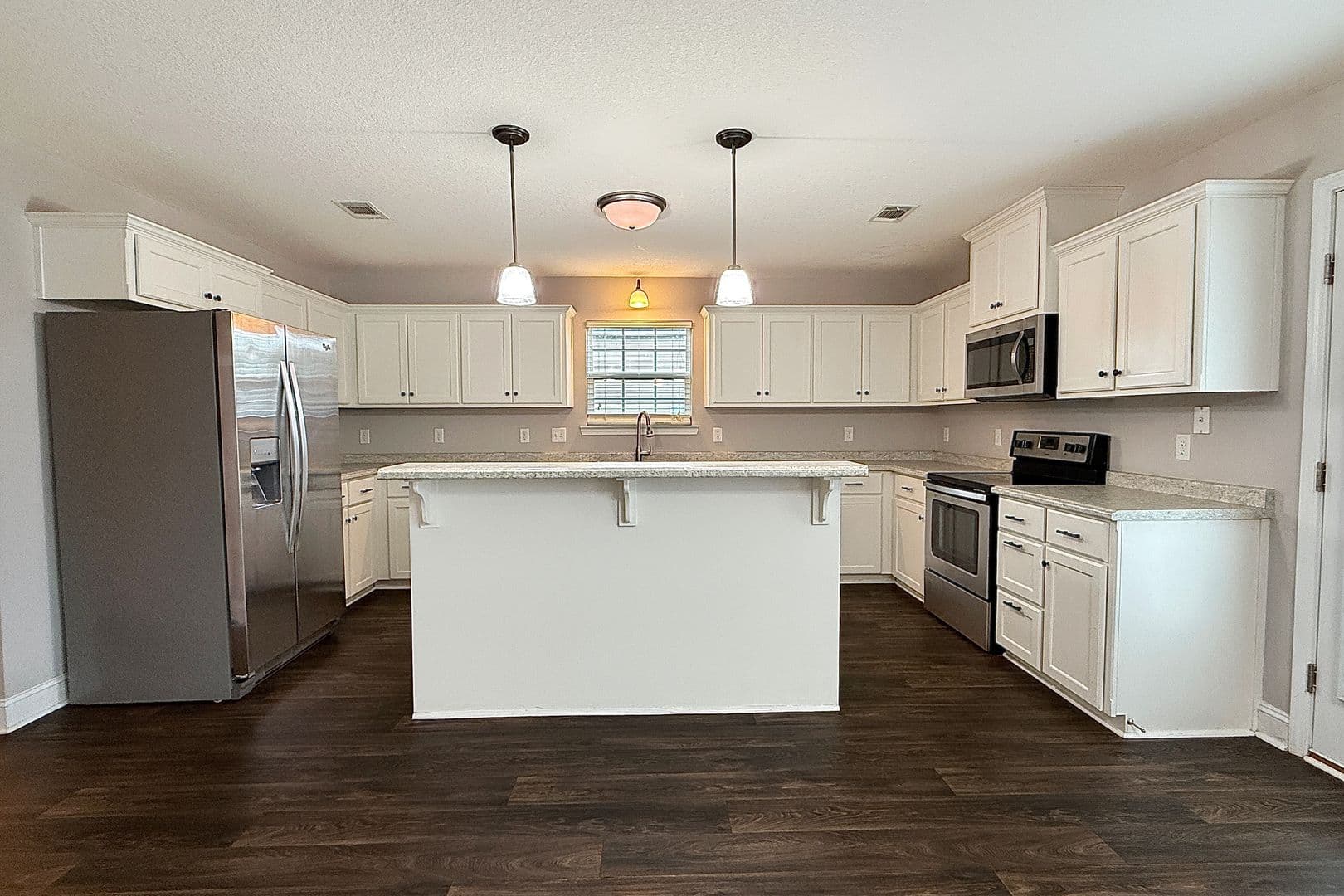 Allenhurst House: 309 Nashview Trl