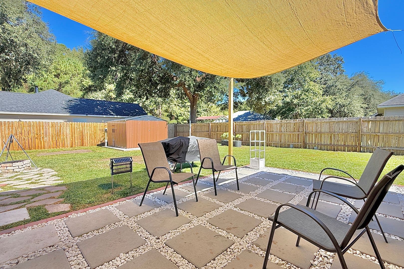 Midway House: 193 River Bend Dr