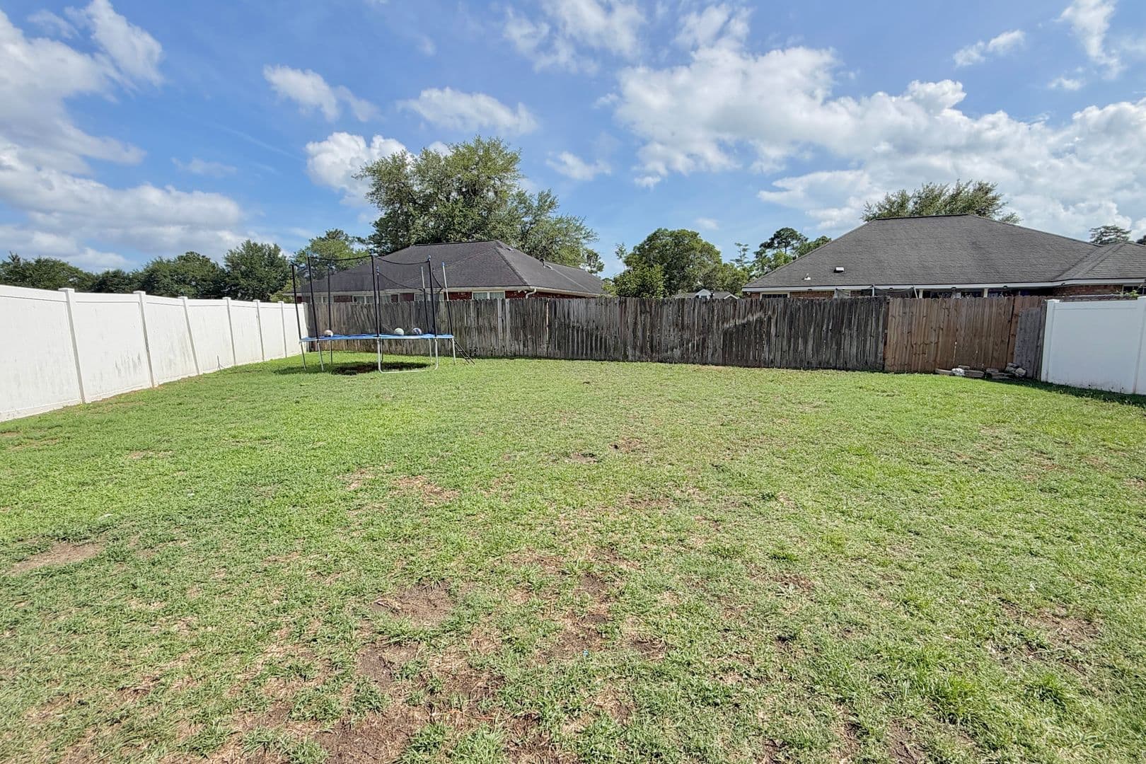 Hinesville House: 615 Amhearst Row