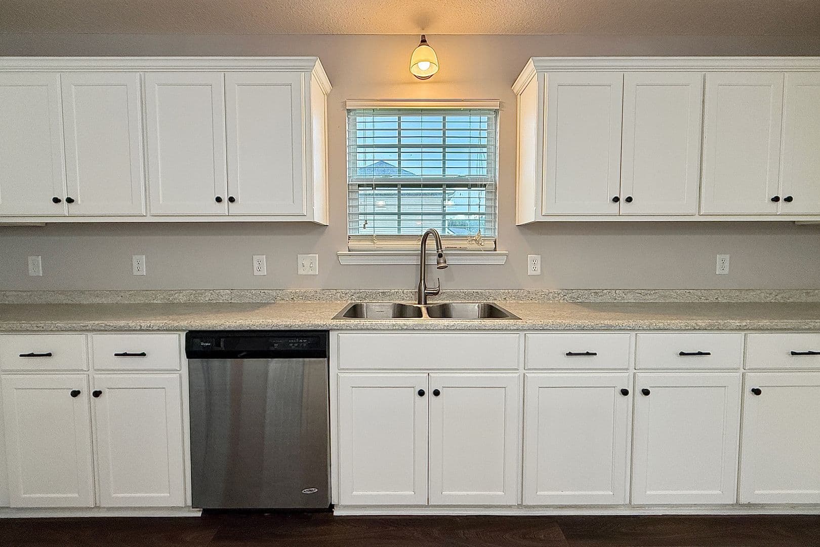 Allenhurst House: 309 Nashview Trl