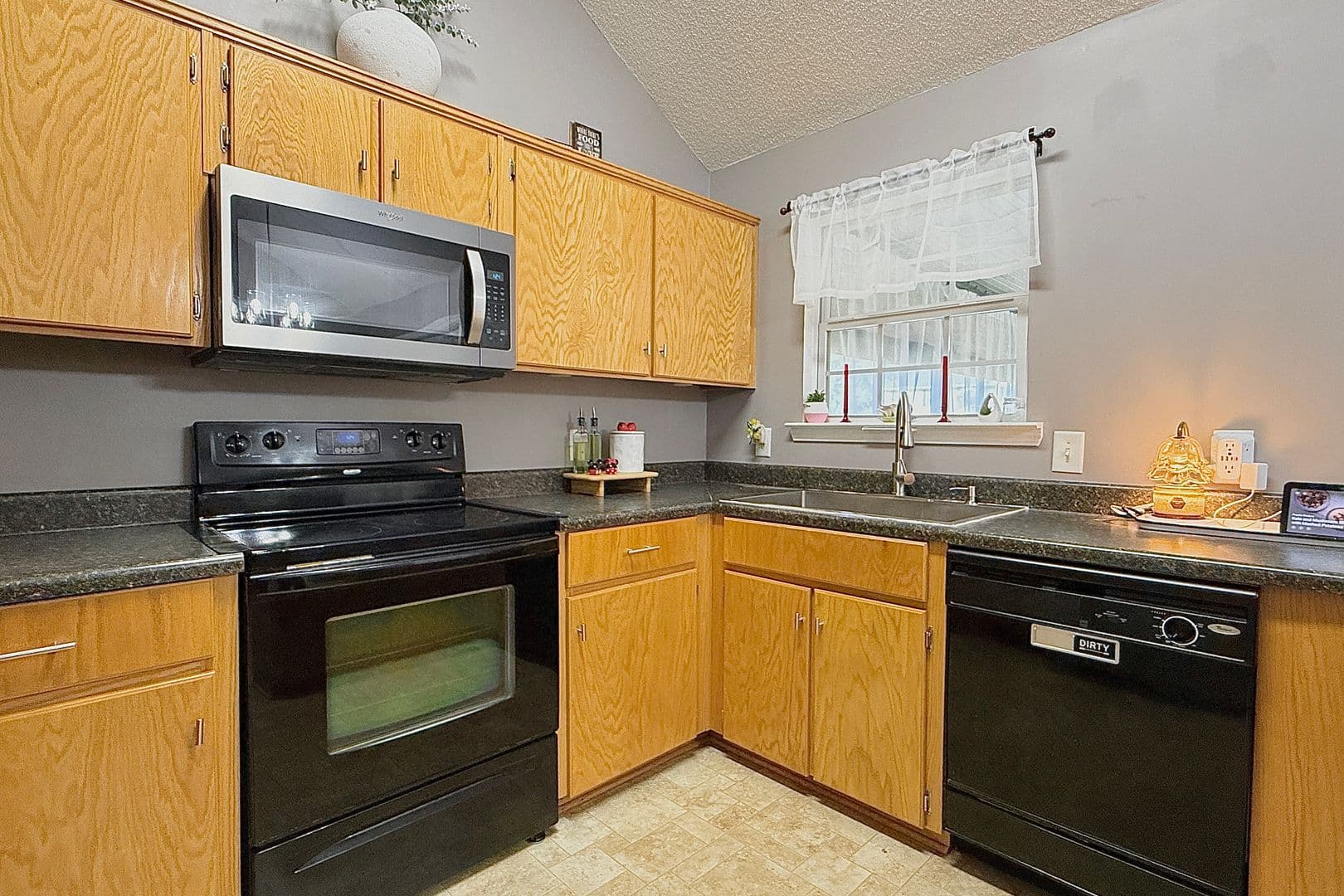 Midway House: 193 River Bend Dr