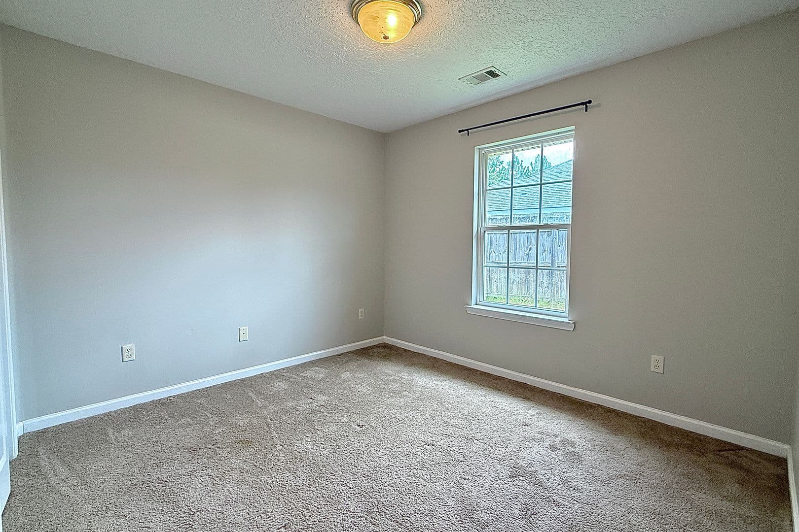 Hinesville House: 12 Idus Lane