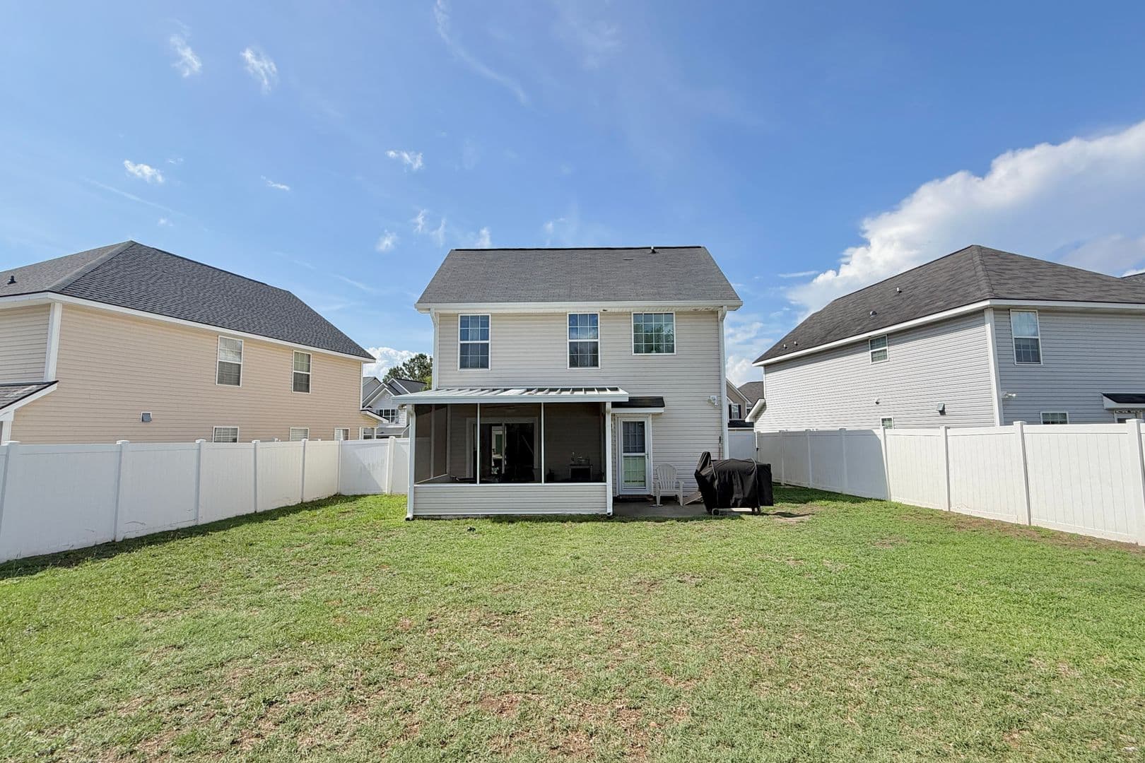 Hinesville House: 615 Amhearst Row