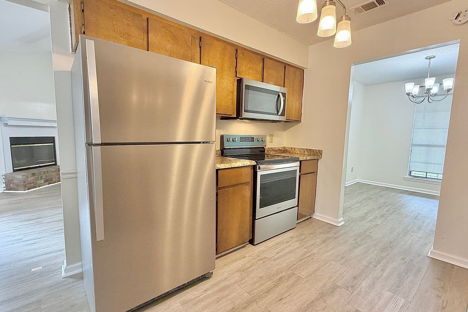 Hinesville House: 979 Shady Ln