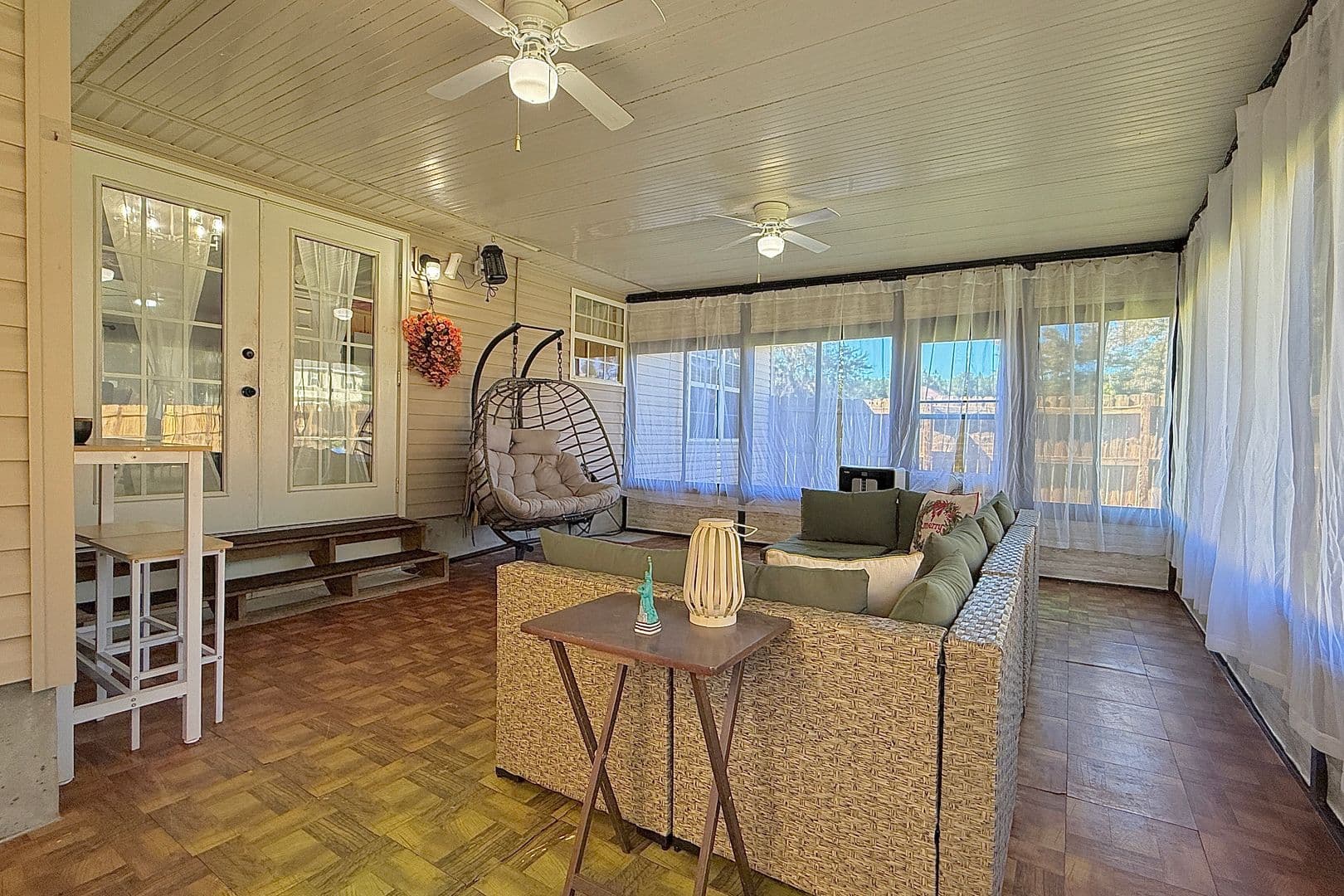 Midway House: 193 River Bend Dr
