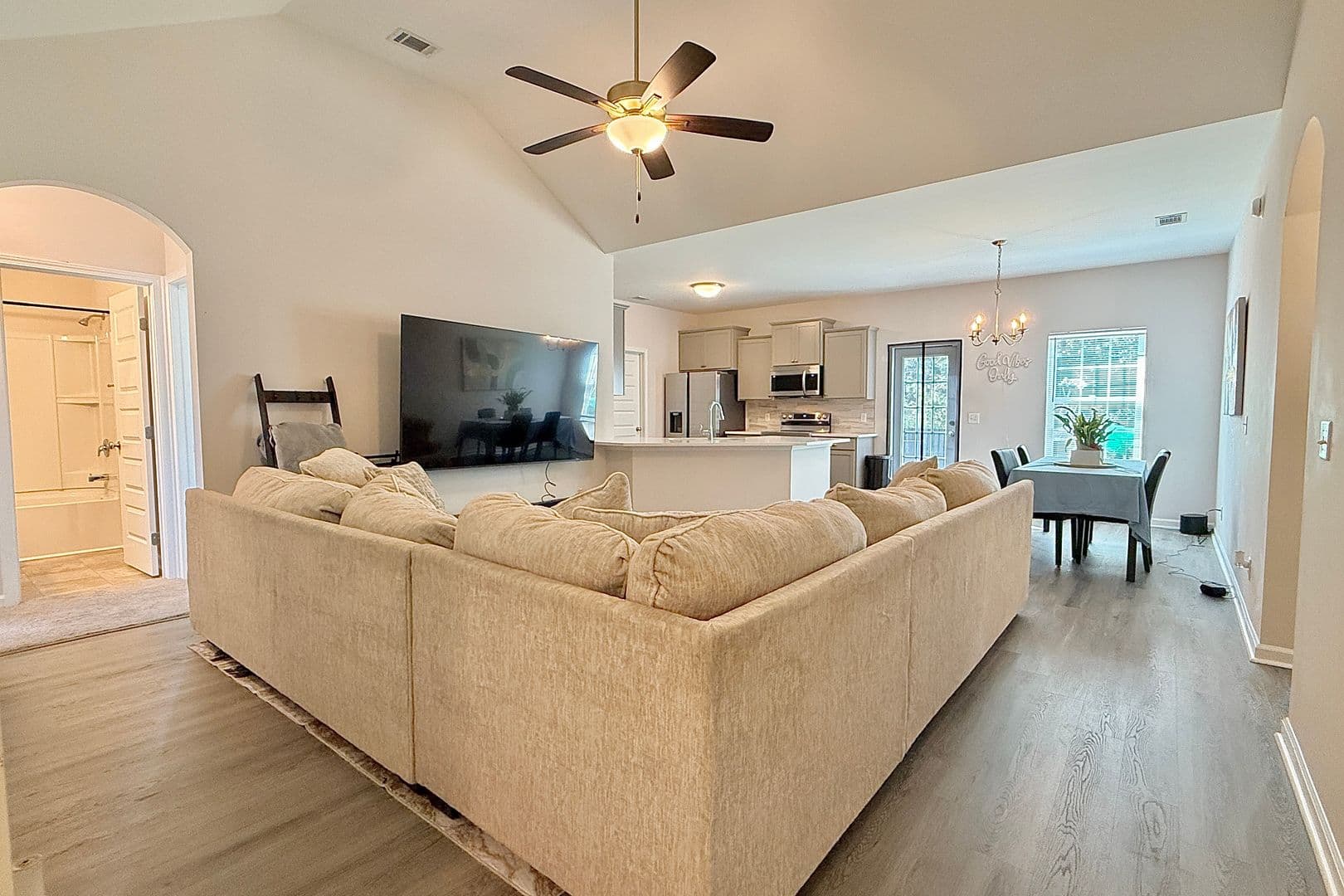 Hinesville House: 30 Renwick Loop