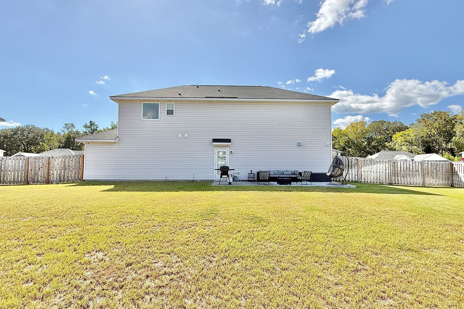 Hinesville House: 120 Legacy Ln