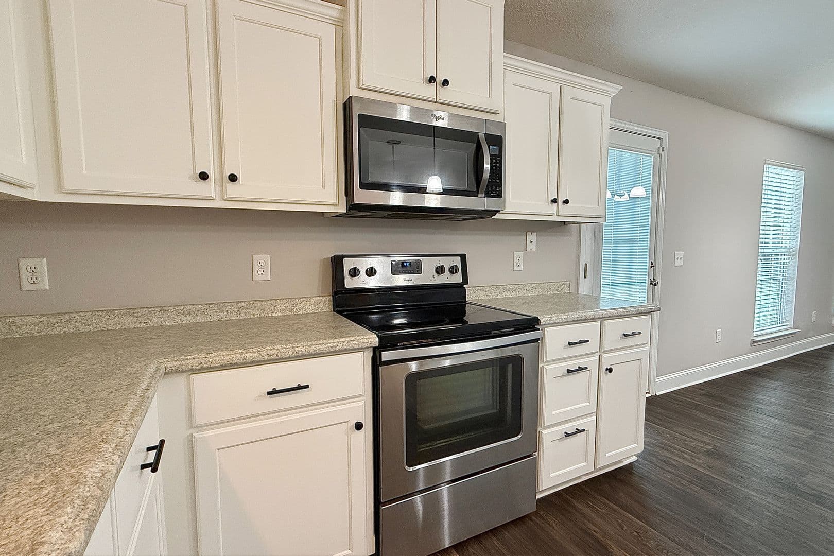 Allenhurst House: 309 Nashview Trl