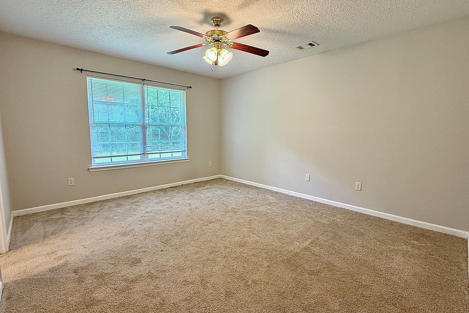 Hinesville House: 12 Idus Lane