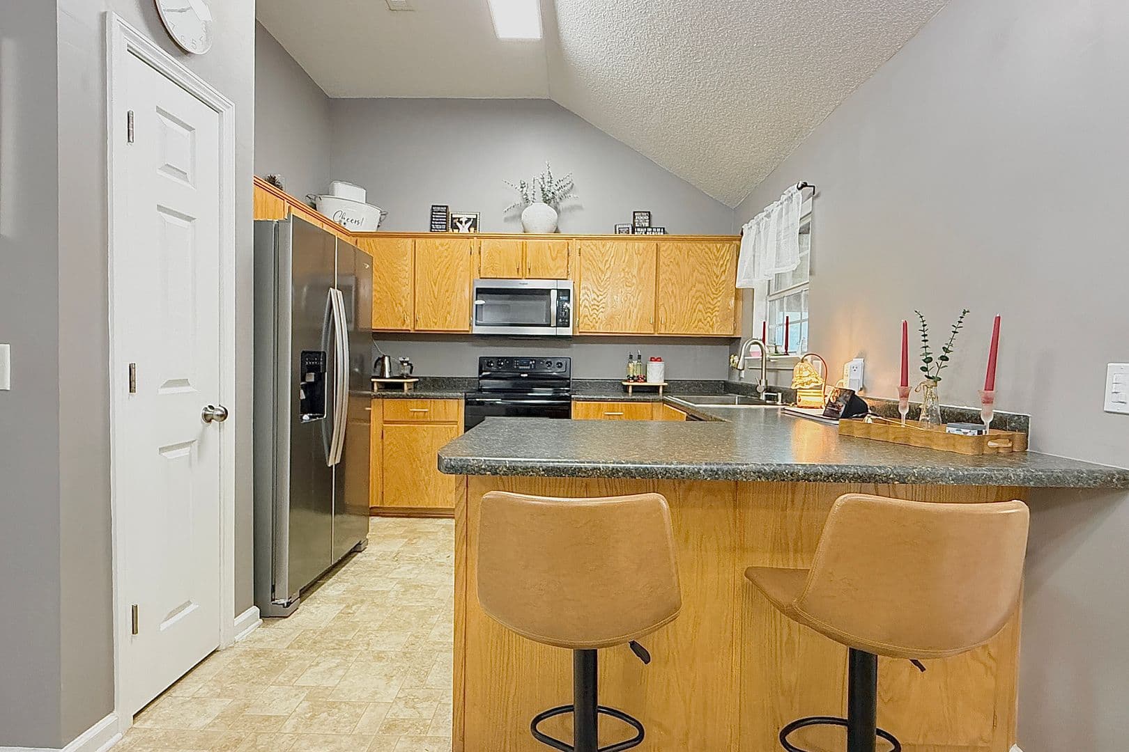 Midway House: 193 River Bend Dr