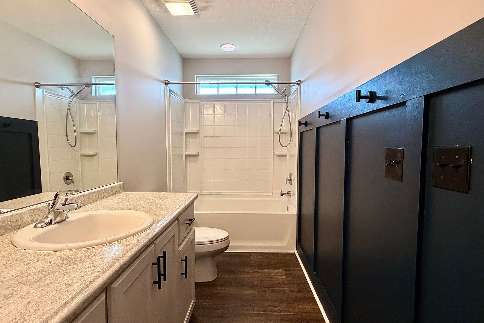 Allenhurst House: 309 Nashview Trl