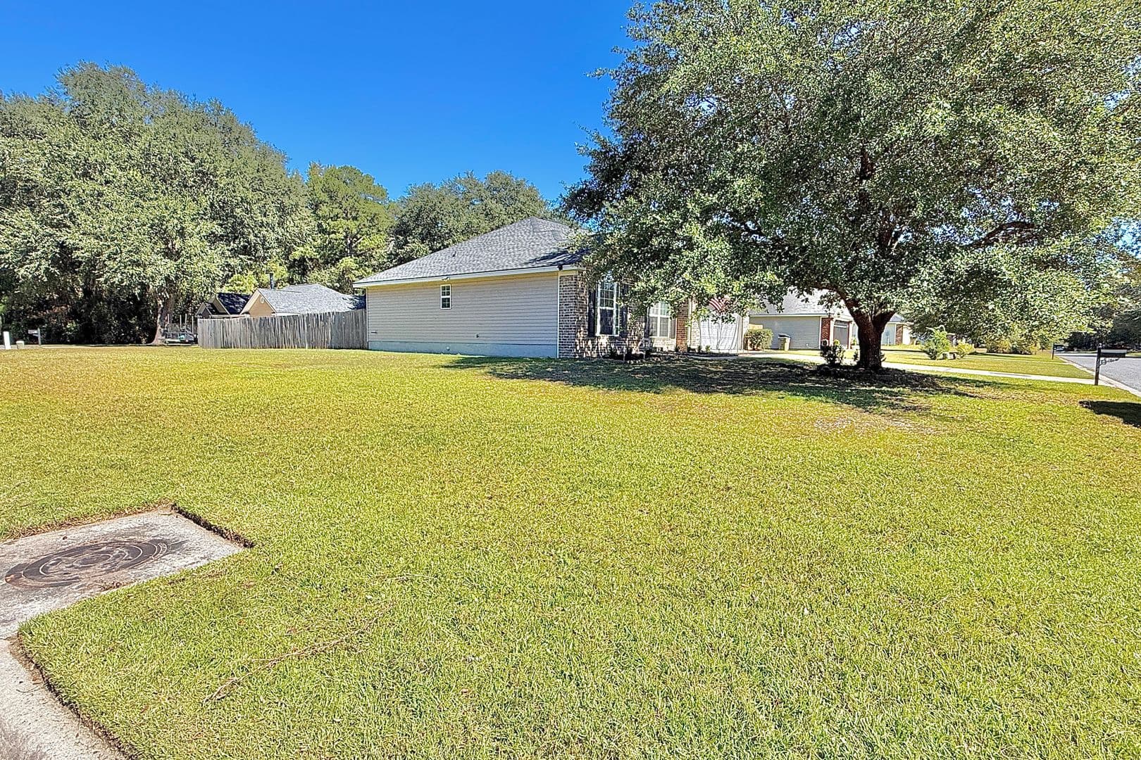 Midway House: 193 River Bend Dr