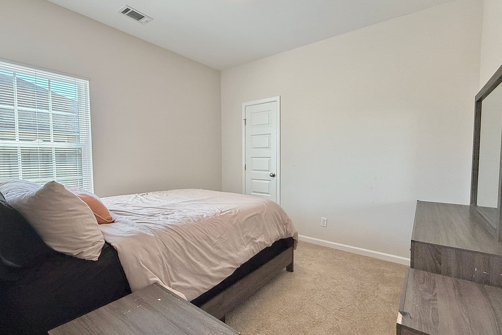 Hinesville House: 30 Renwick Loop