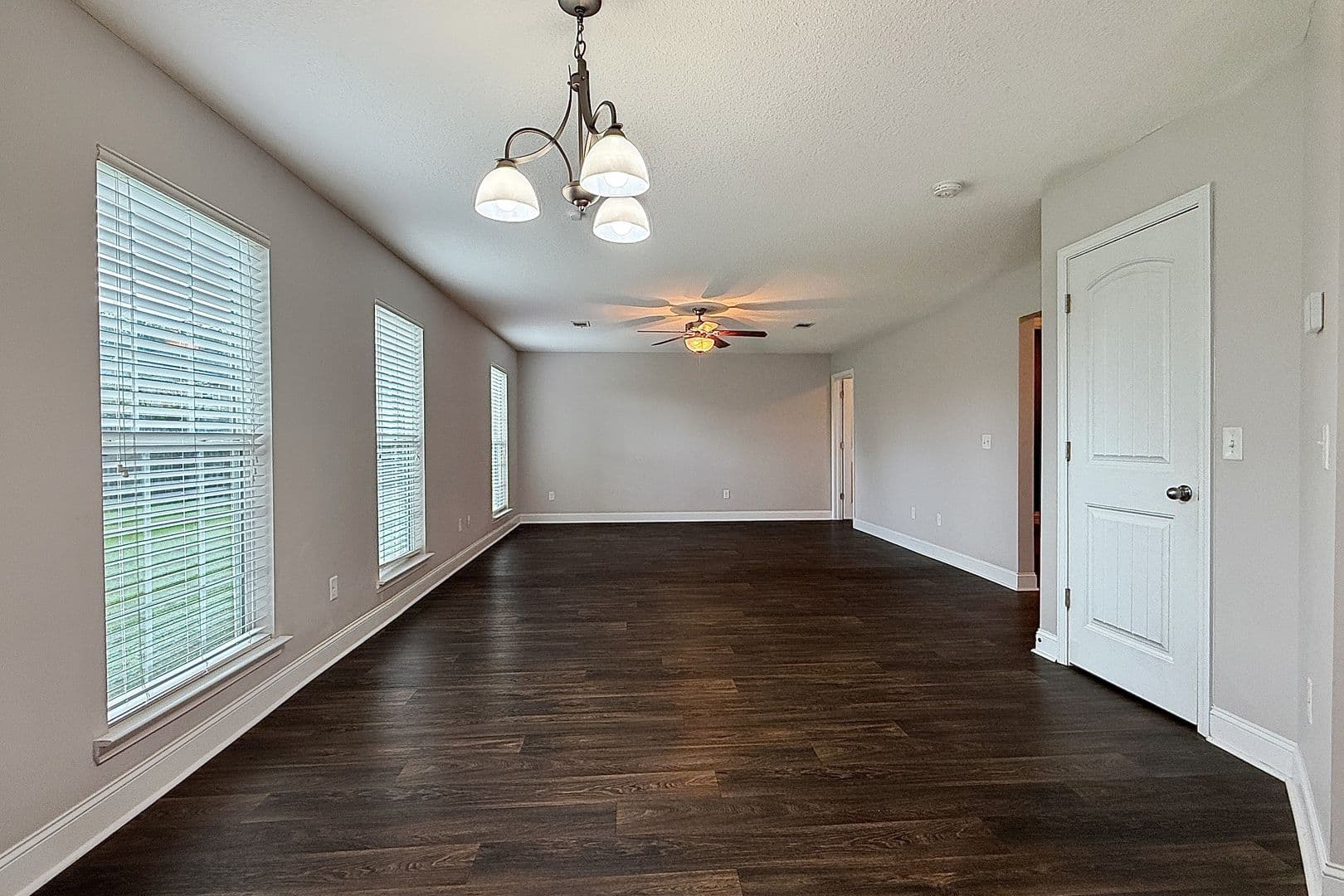Allenhurst House: 309 Nashview Trl