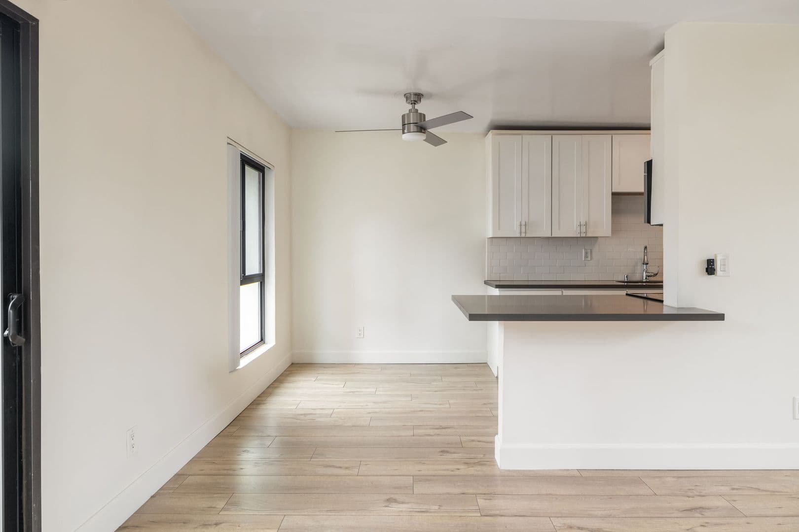 El Segundo Apartment: 431 Indiana Street