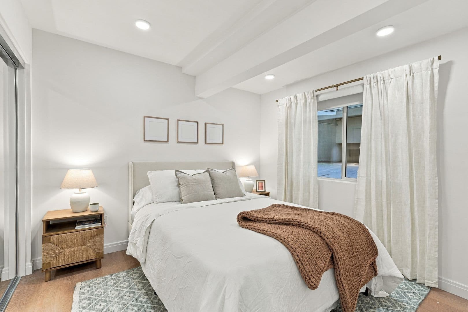 Hermosa Beach Apartment: 720-724 21st Street