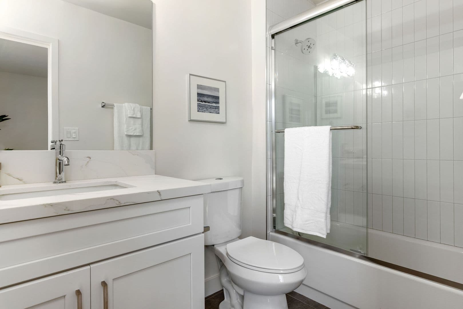 El Segundo Apartment: 420 Illinois Street