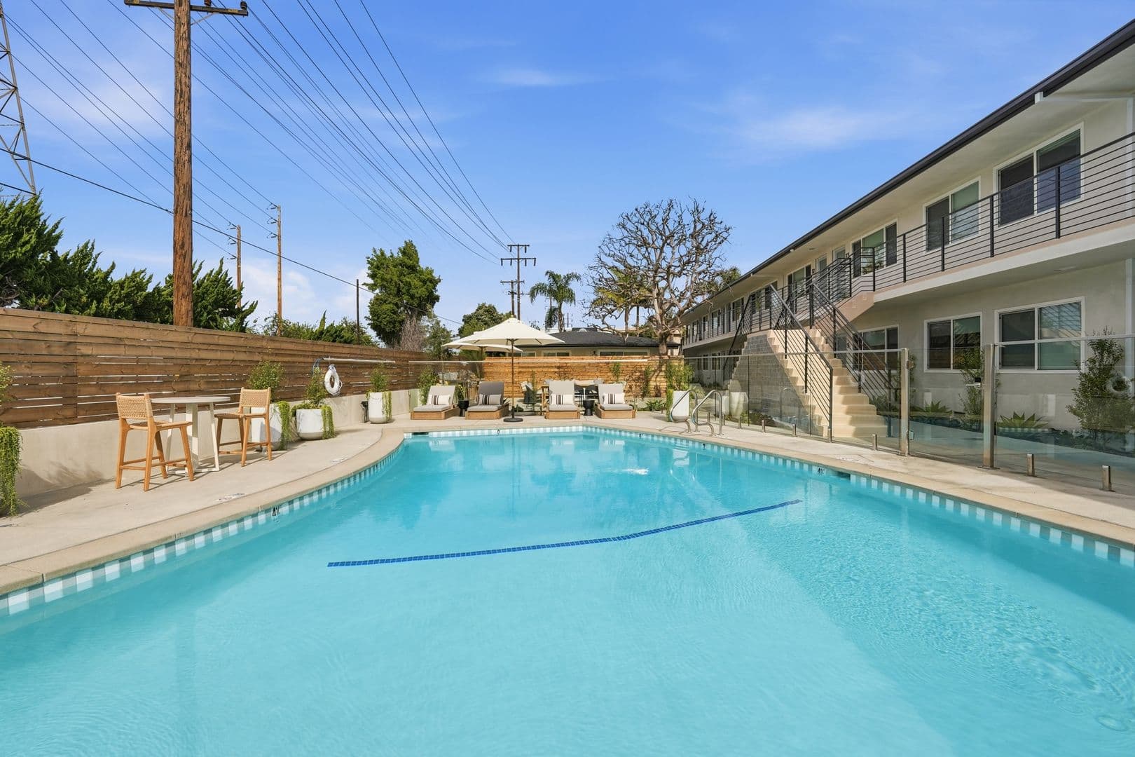El Segundo Apartment: 1620 E Maple Ave
