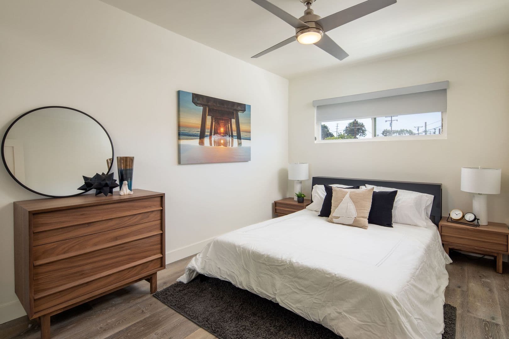 El Segundo Apartment: 207, 209 & 211 Sierra Street