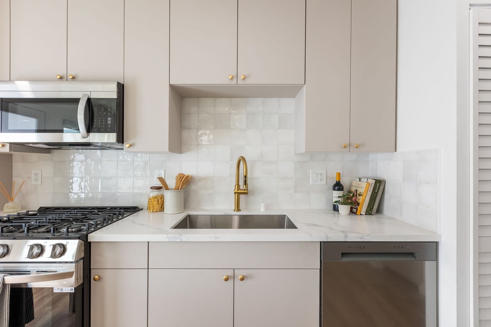 Hermosa Beach Apartment: 1803 Pacific Coast Highway
