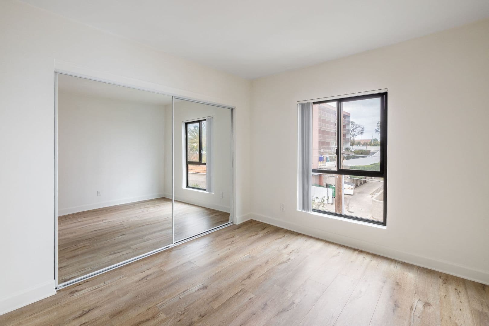 El Segundo Apartment: 431 Indiana Street