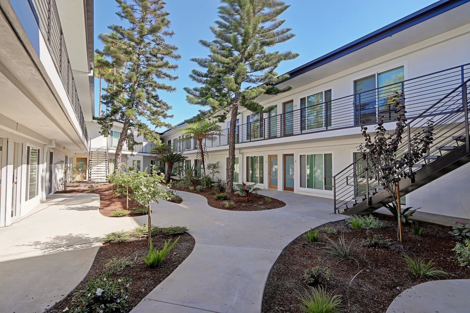 El Segundo Apartment: 716-717 Indiana Court