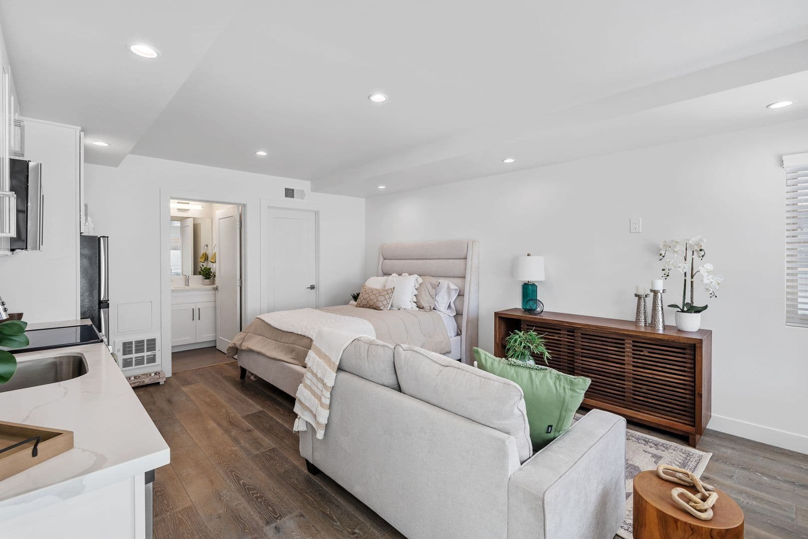 Torrance Apartment: 3450 Emerald Street