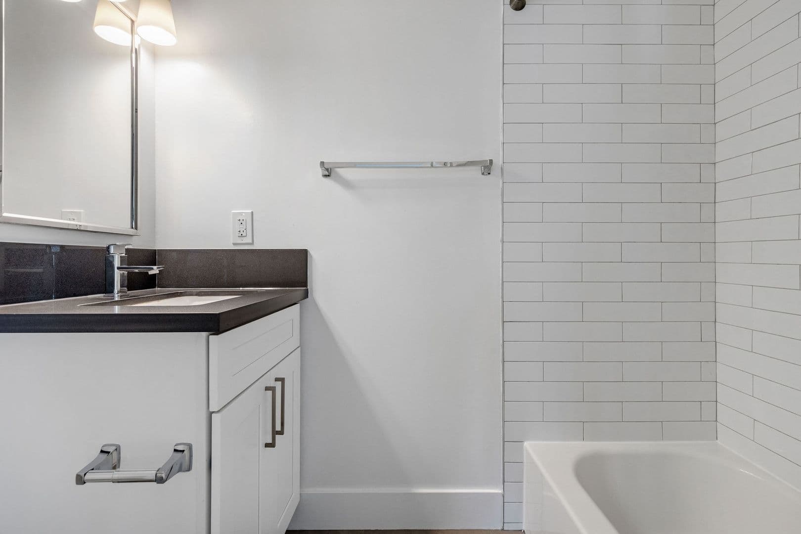El Segundo Apartment: 716-717 Indiana Court