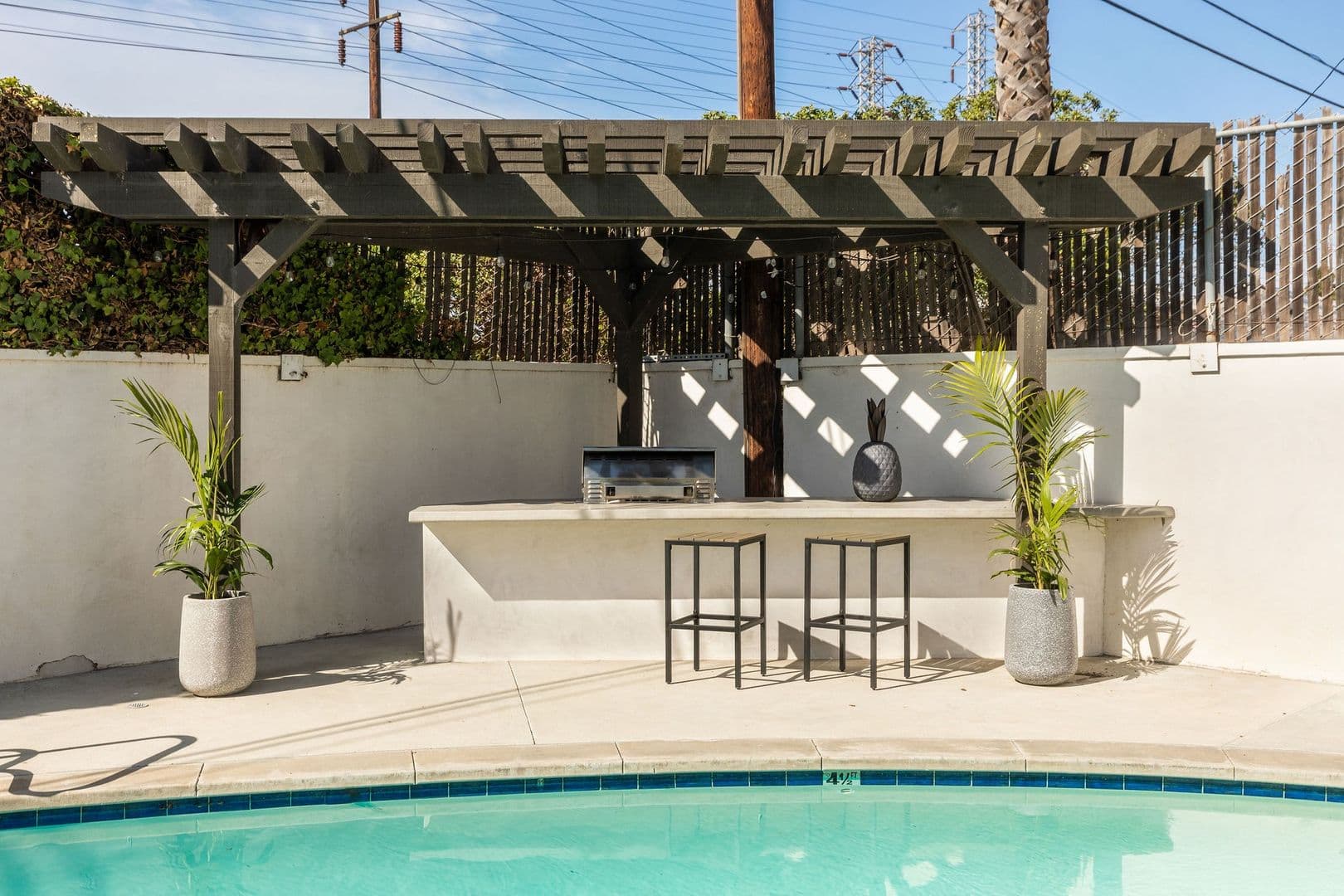 El Segundo Apartment: 716-717 Indiana Court