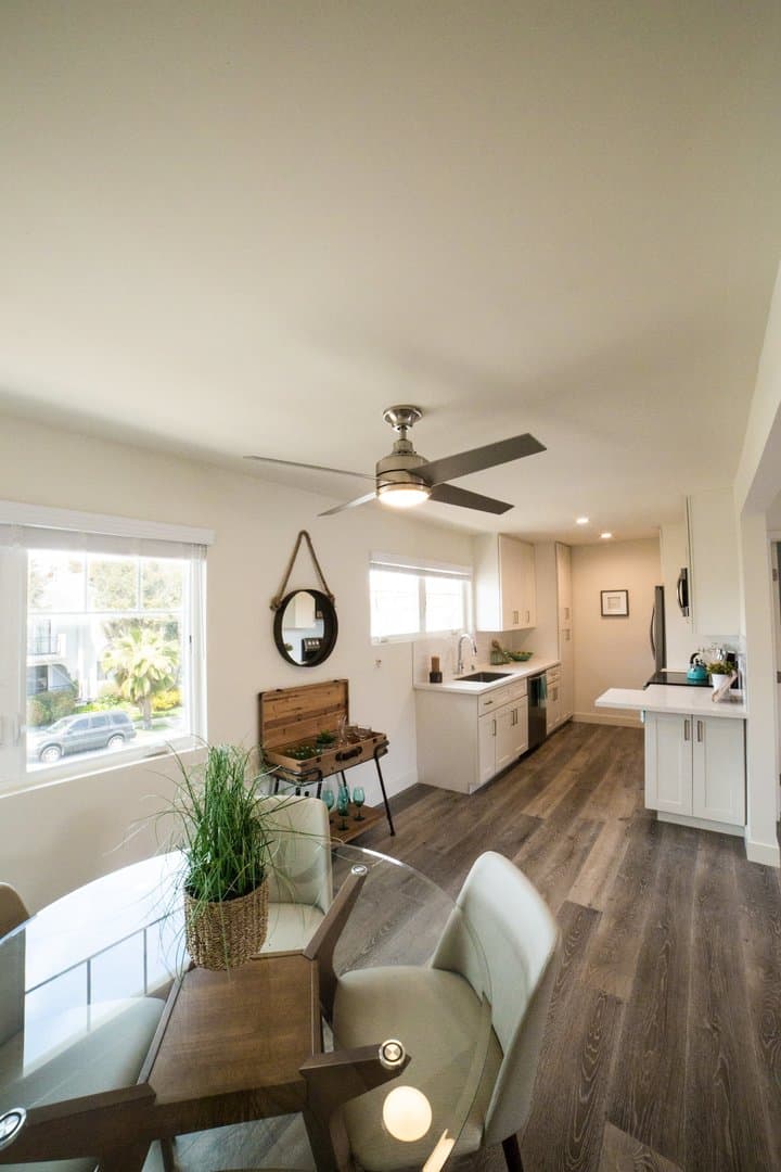 Redondo Beach Apartment: 201 S Broadway