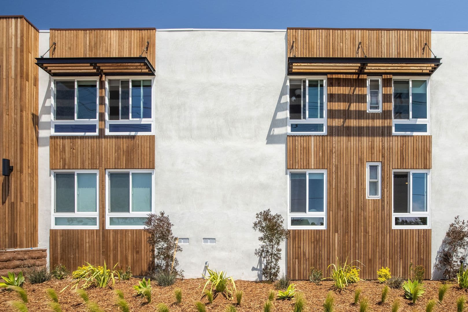 El Segundo Apartment: 420 Illinois Street