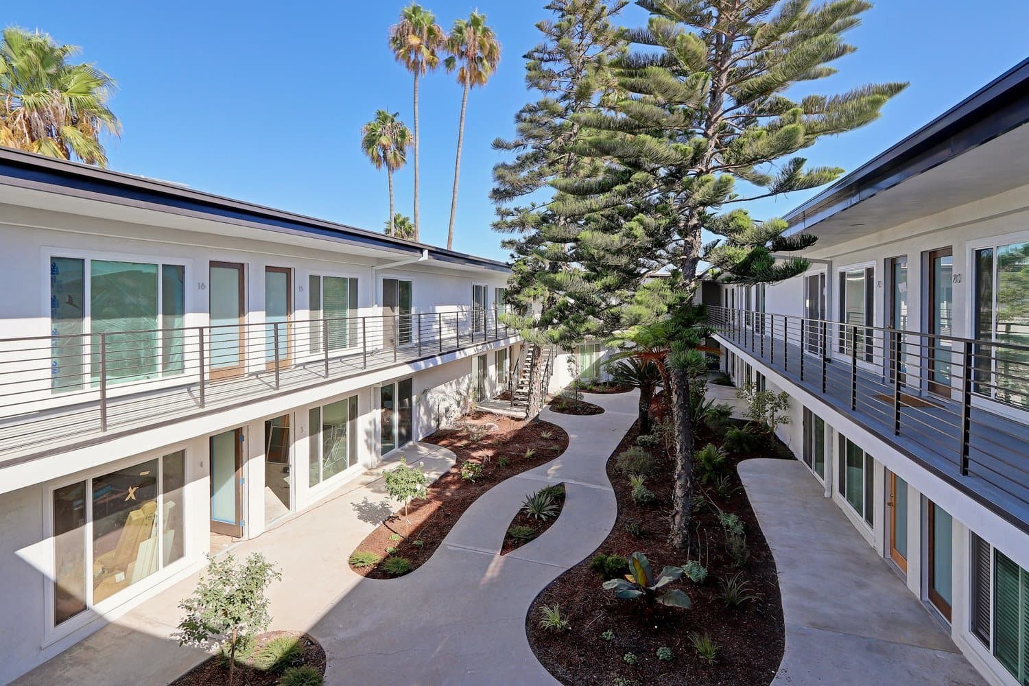 El Segundo Apartment: 716-717 Indiana Court