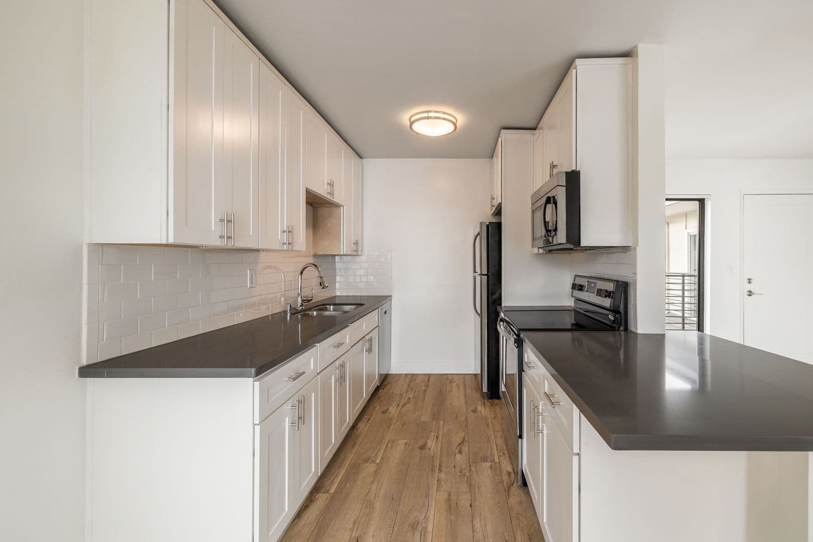 El Segundo Apartment: 431 Indiana Street