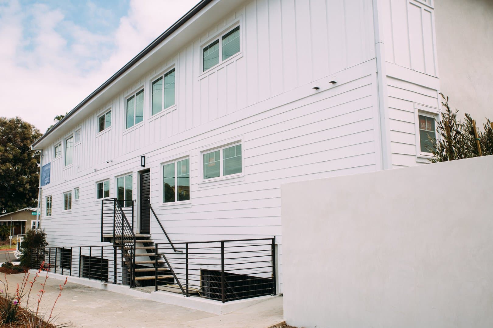 Redondo Beach Apartment: 201 S Broadway