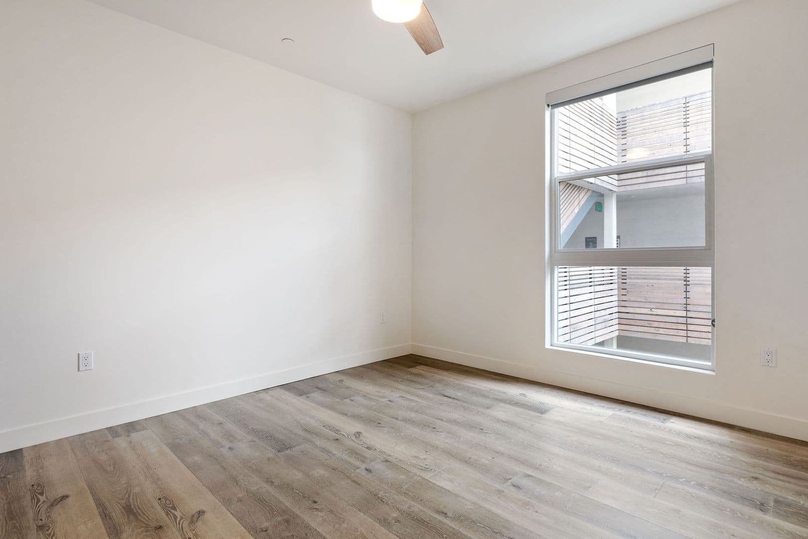 Santa Monica Apartment: 1122 Pico Blvd