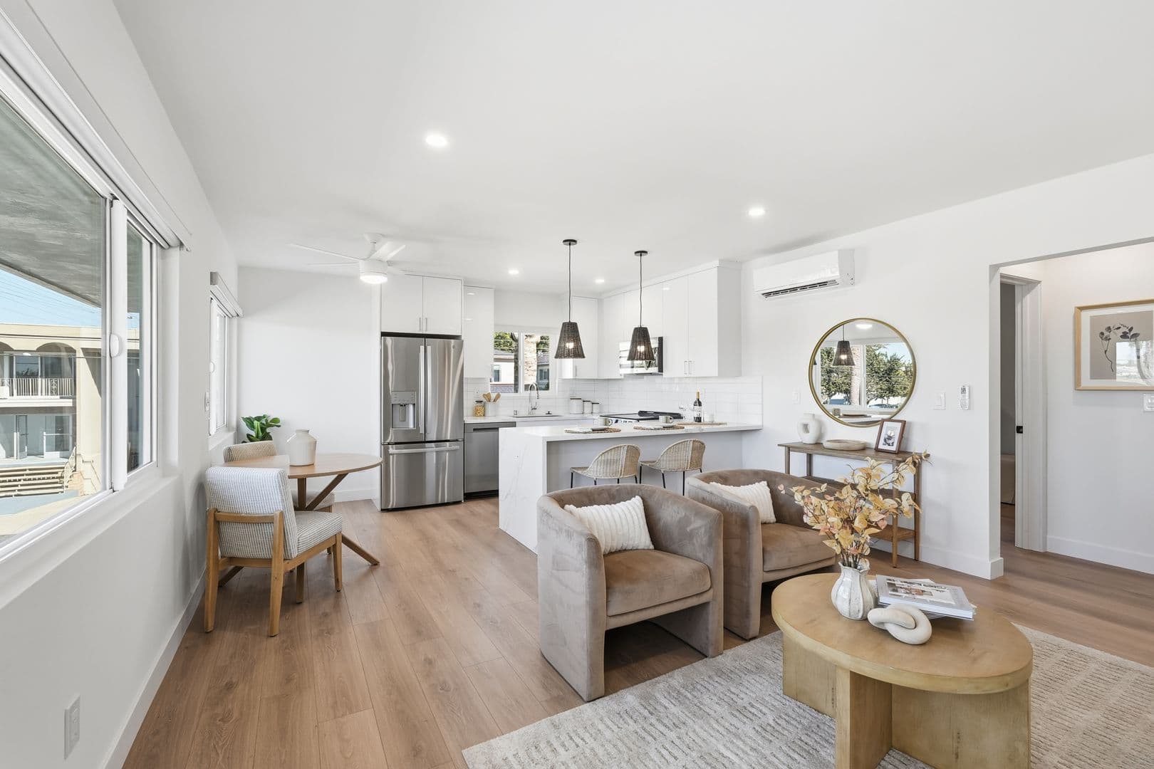 El Segundo Apartment: 1620 E Maple Ave